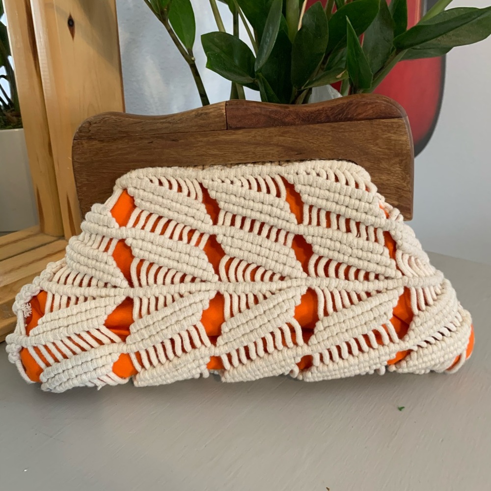 Adorable macramé clutch 🌵🌵